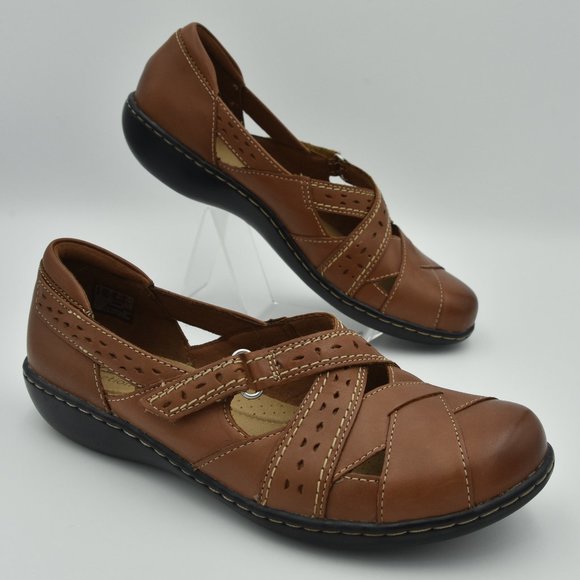 Clarks Shoes - 8.5W Wide Width Clarks Women's Ashland Spin Q Slip-On Loafers, Dark Tan Leather